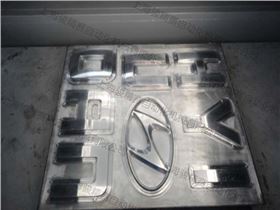 汽車(chē)標(biāo)識(shí)吸塑機(jī)模具.JPG